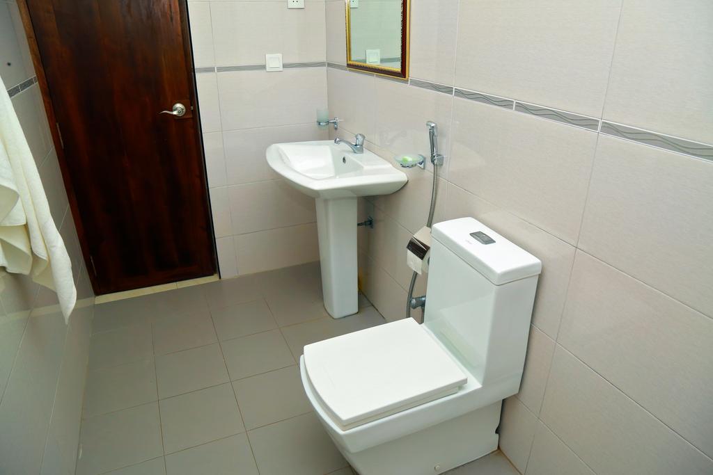4 S Villa Тангале Екстериор снимка
