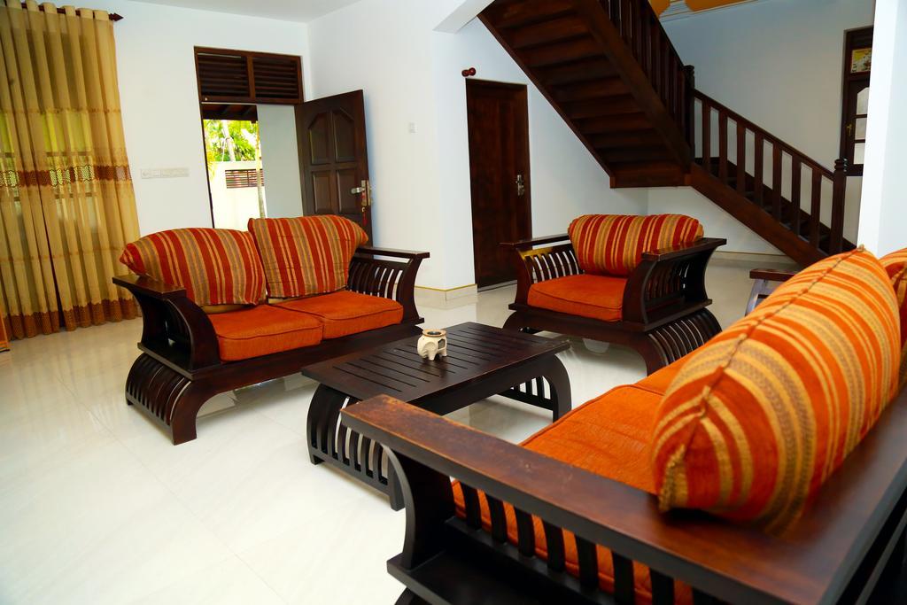 4 S Villa Тангале Екстериор снимка